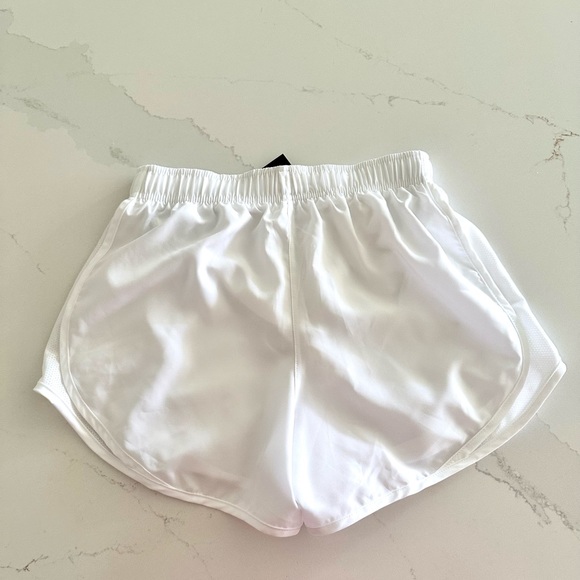 NWT Nike Women's Tempo Running Shorts Size XS White - Picture 3 of 3